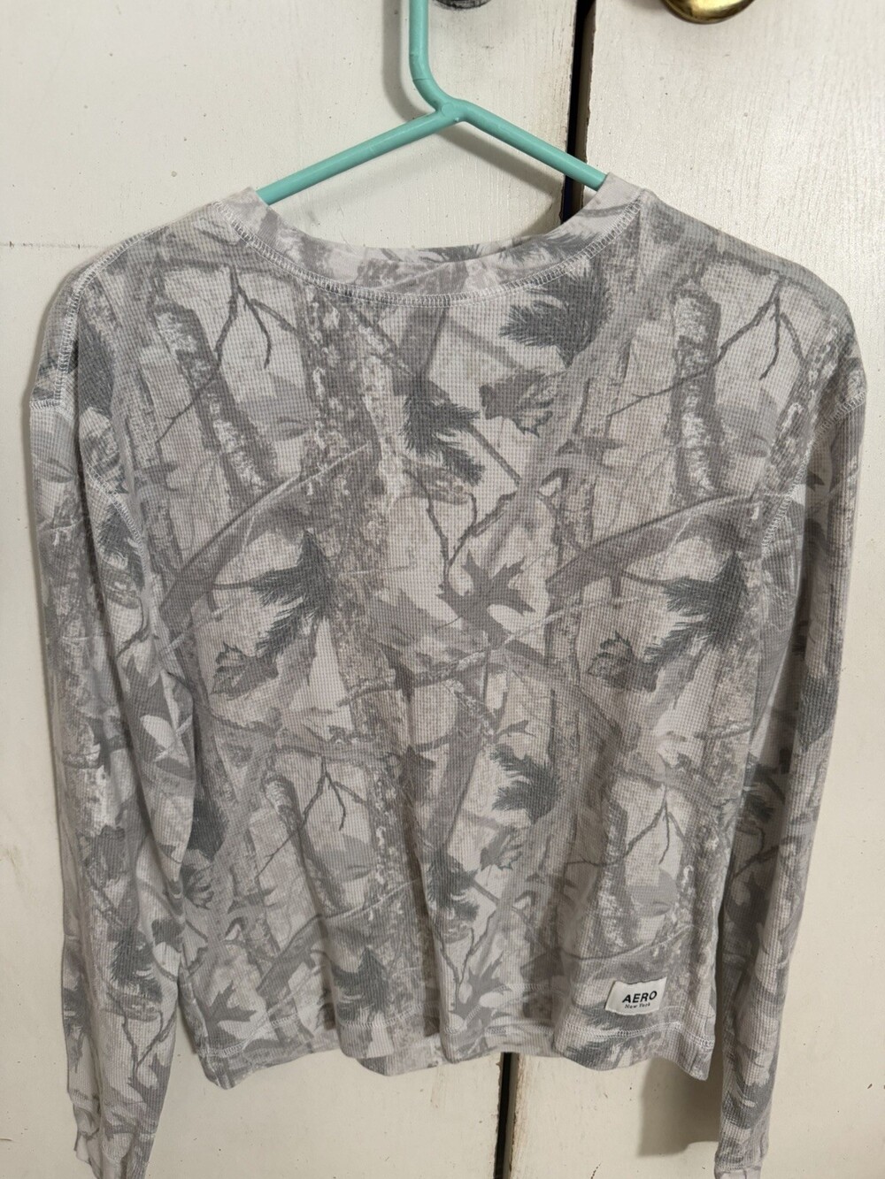 Aeropostale Womens XS Gray Camo Waffle Knit Long Sleeve Thermal Shirt